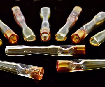 10ct 3.5" Whale Tale Gold Fuming 1 Hitter Chillum