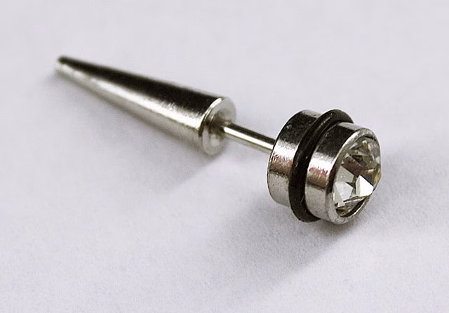 12ct Body Piercing Spike diamond