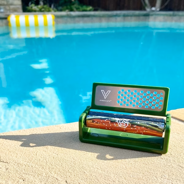 V Syndicate x Mota Rolla Crunch Rolls Grinder Rolling Machine 10pk - Image 7