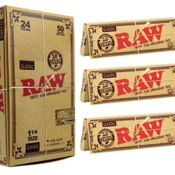 RAW Classic Twenty Year Anniversary Pack 1 1/4 Papers