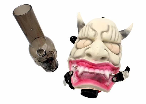 Blotokes Gas Mask Water Pipe – The Grabber